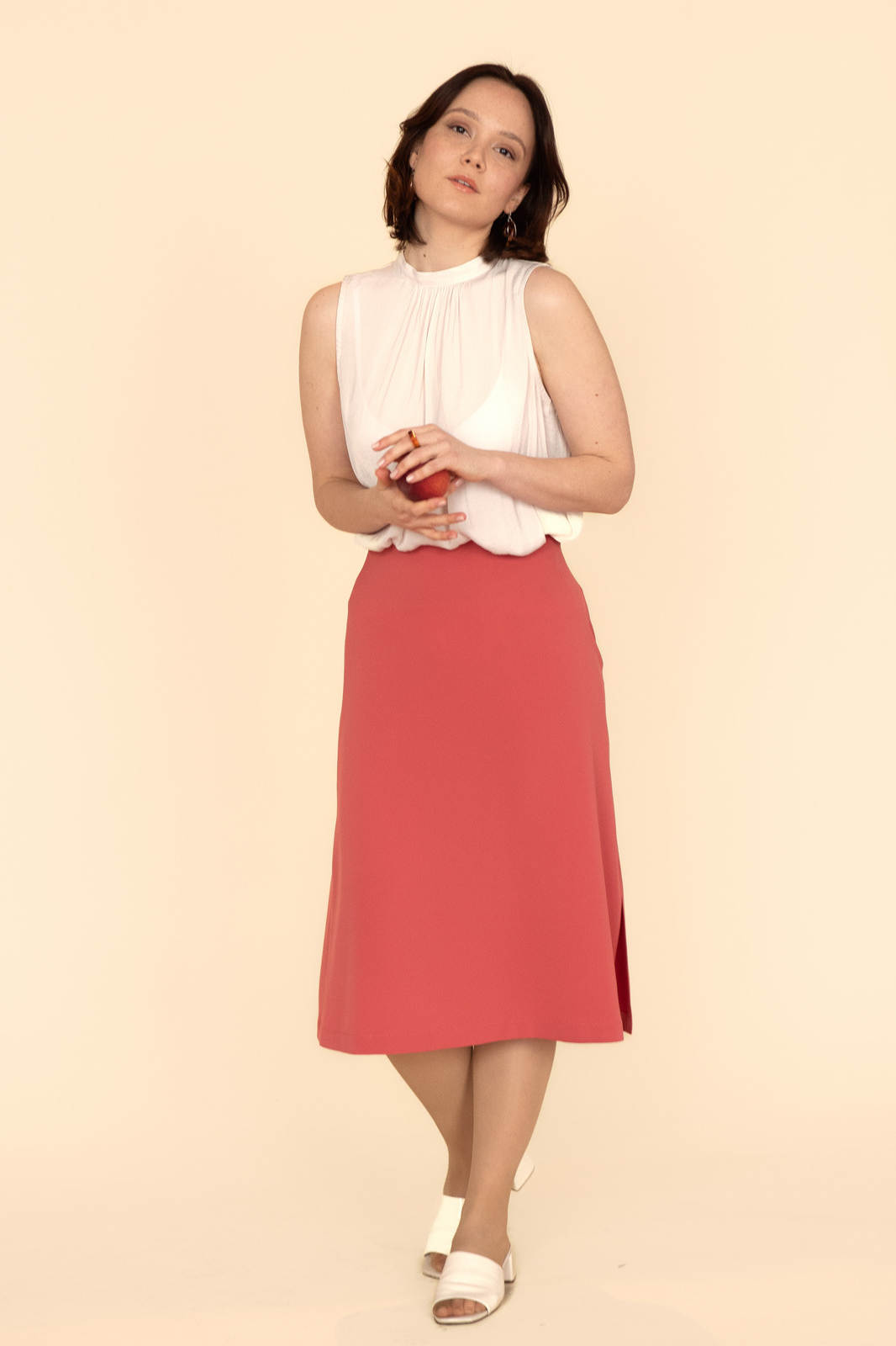 L'ensemble Fais-les rougir ! - Jupe Blush Pêche, collier Cornaline et carte d'intention
