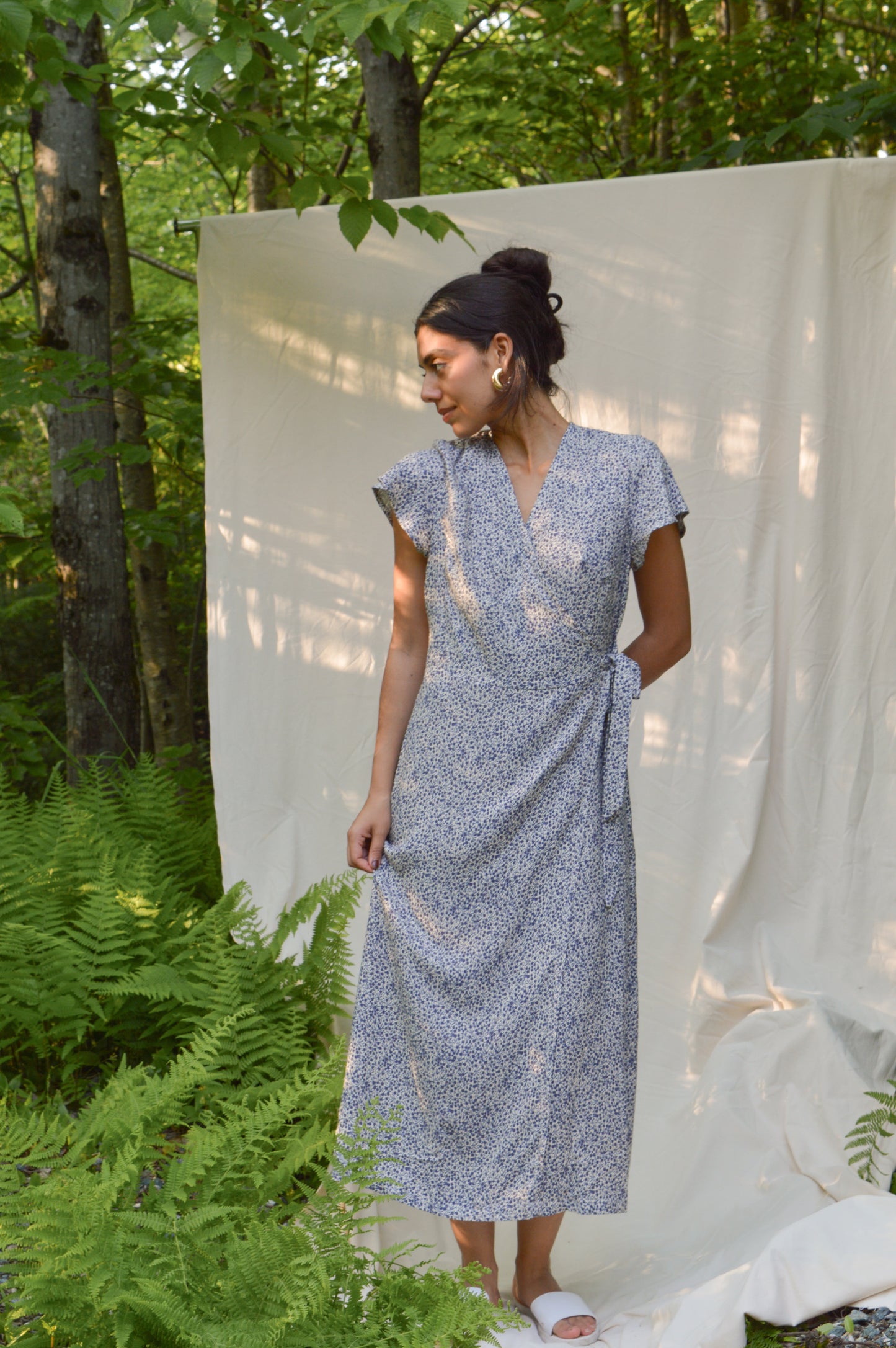 Floréa - Robe portefeuille à fleurs bleu marine