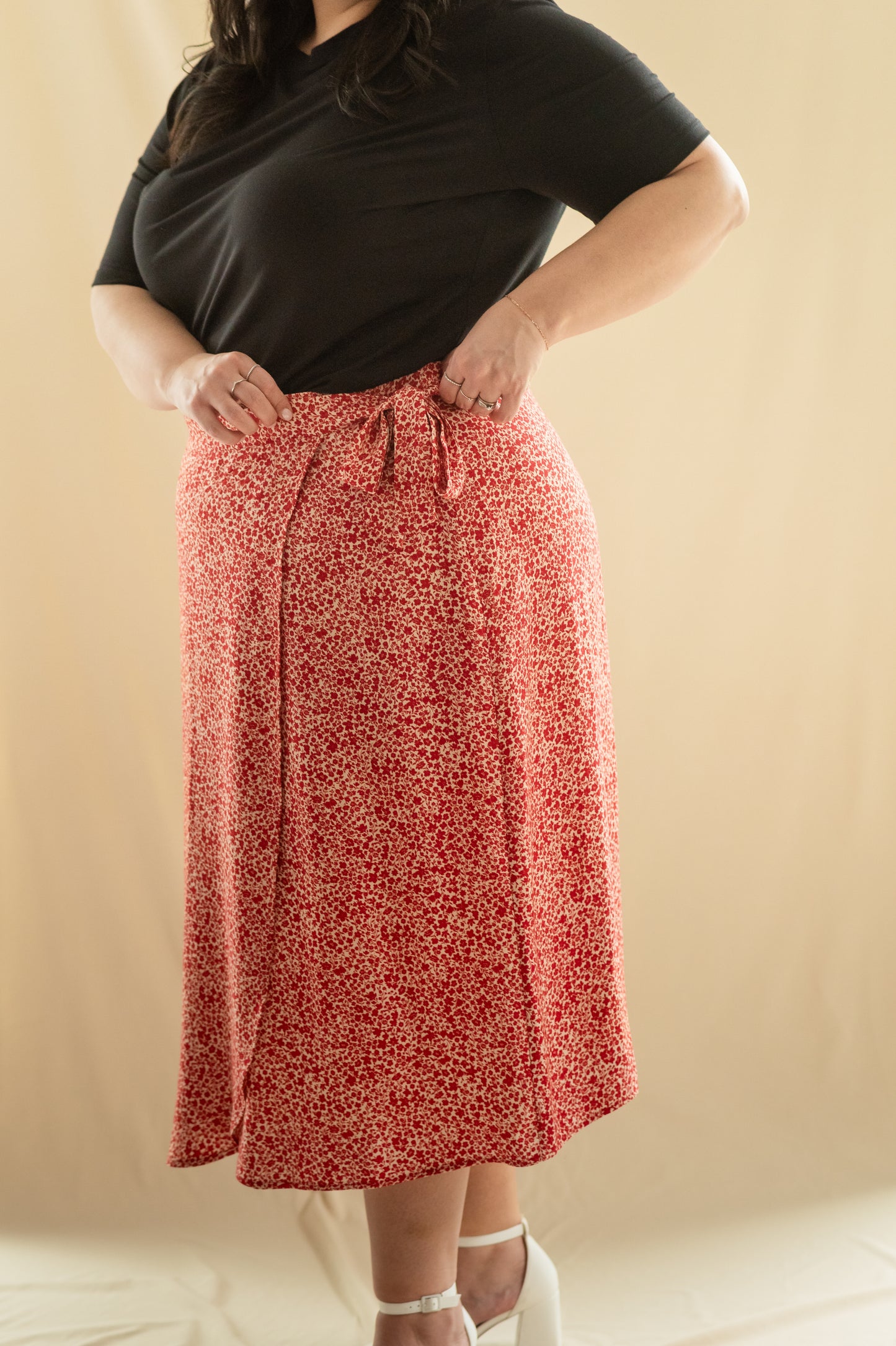 Héméra - Wrap skirt with red flowers