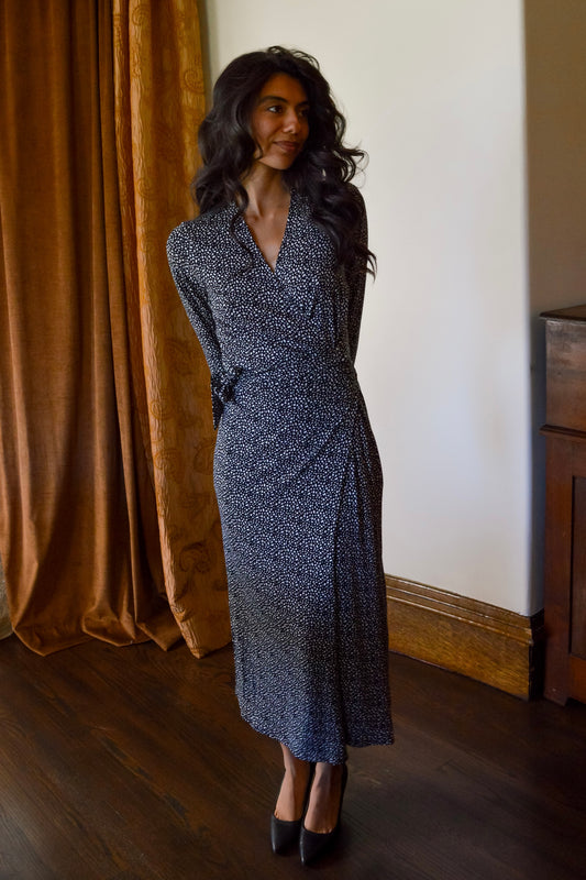 Dakota - Robe portefeuille tachetée noire et blanche