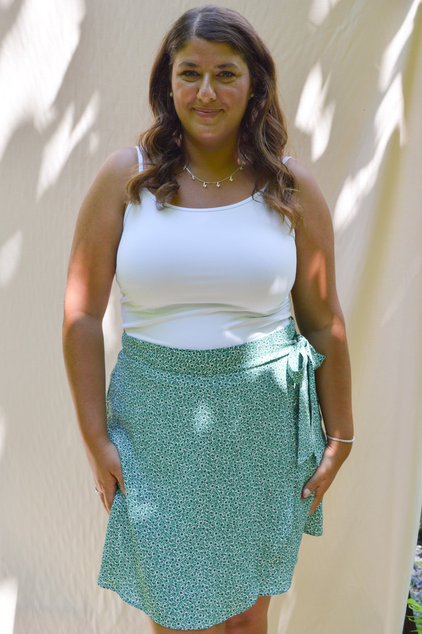 Héméra - Green wrap skirt with flowers