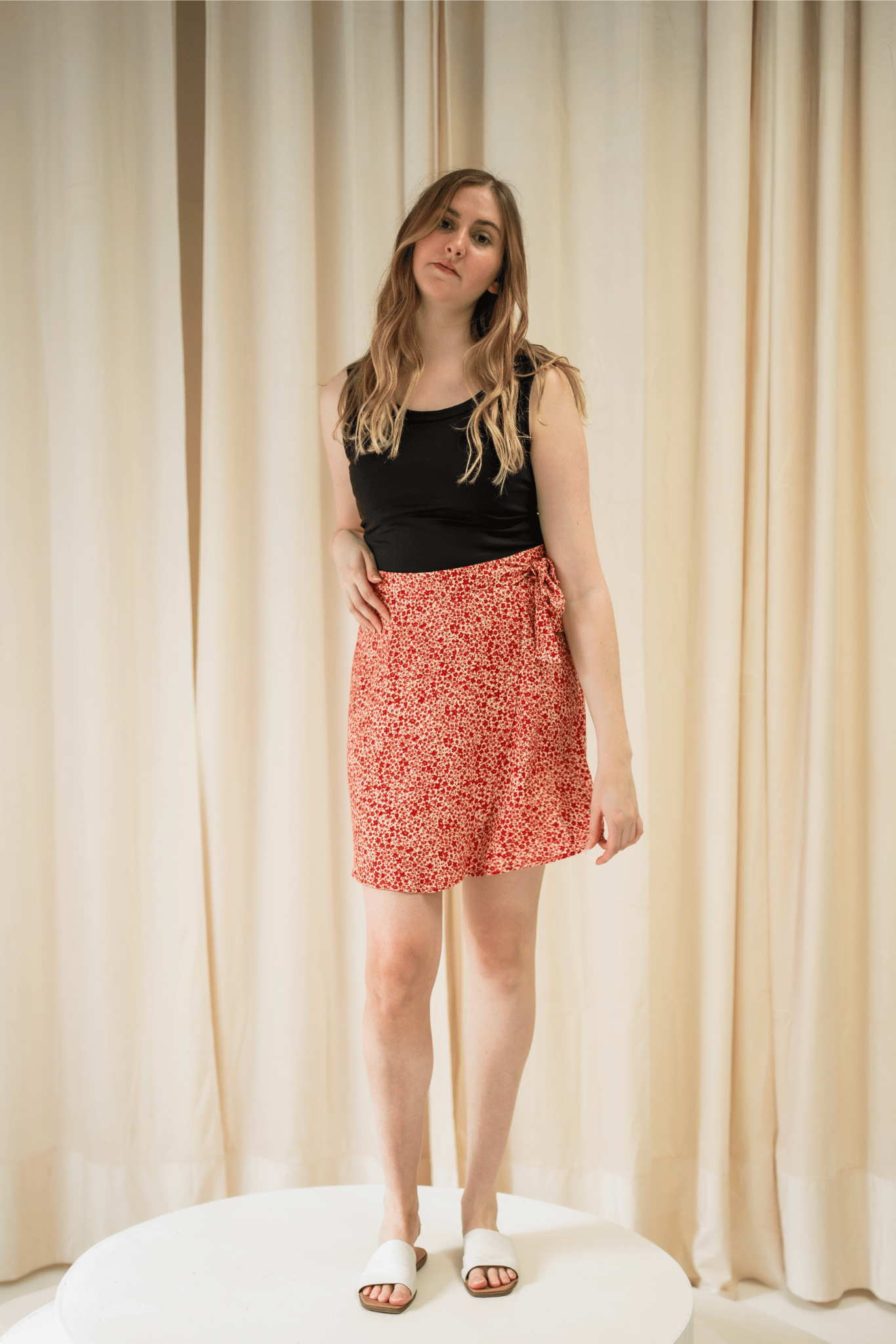 Héméra - Wrap skirt with red flowers