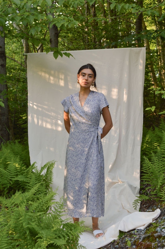 Floréa - Robe portefeuille à fleurs bleu marine