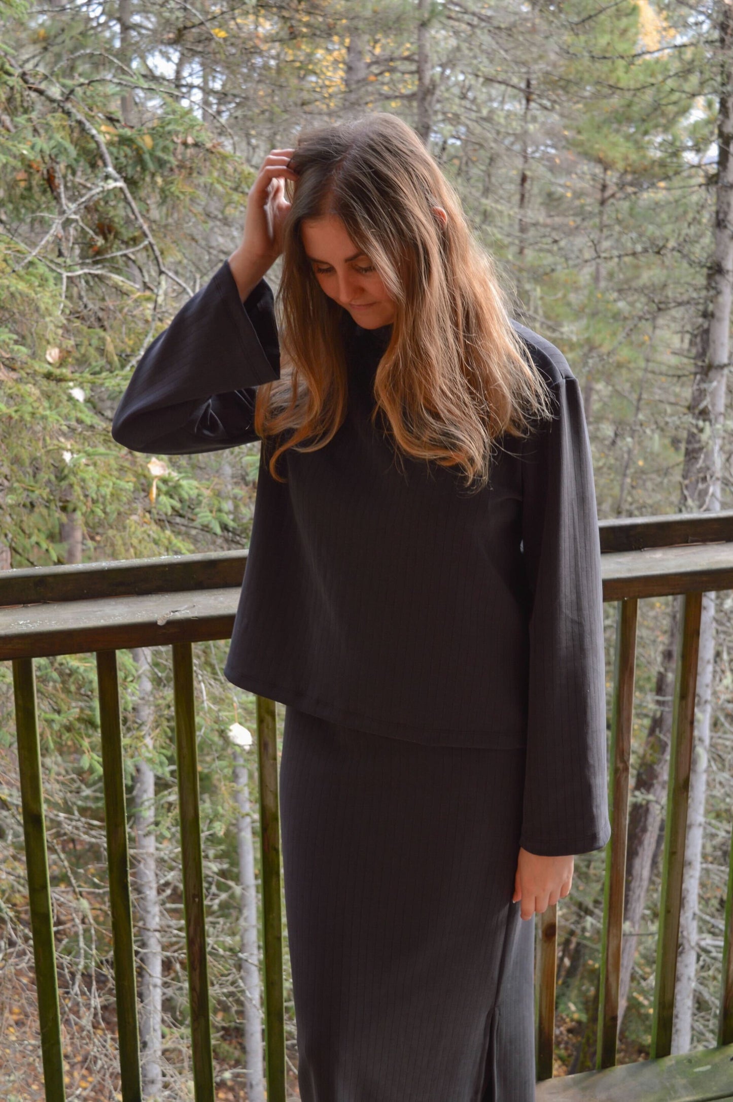 Athena - Black ribbed turtleneck sweater