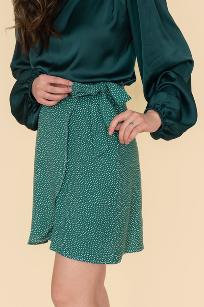 Héméra - Jupe portefeuille émeraude à pois blancs
